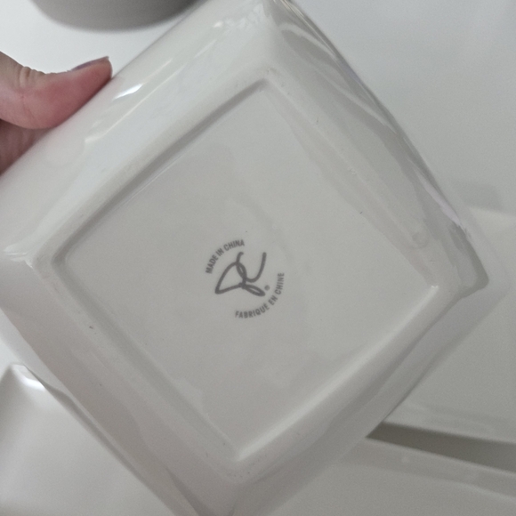 Set of 3 White Rectangular and Square Serving Dishes - Picture 4 of 5